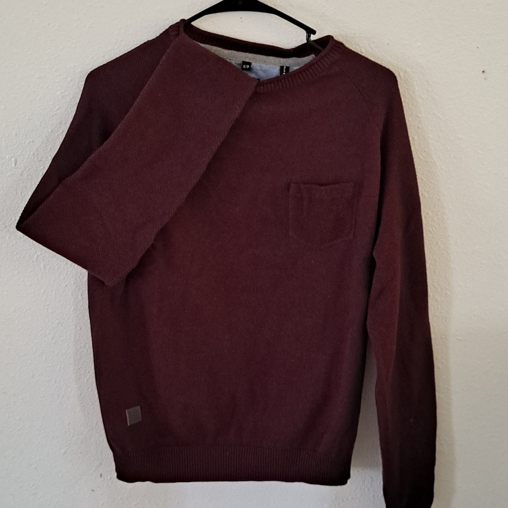 Point Zero Canada Gold Lable Maroon small sweatshirt